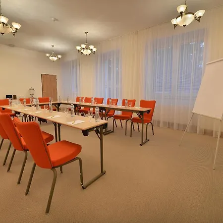 Hotel Pod Lipou 3*