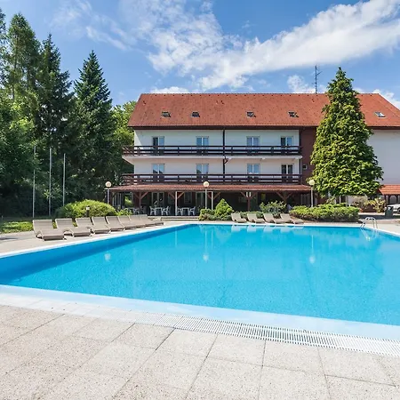 Hotel Pod Lipou 3*